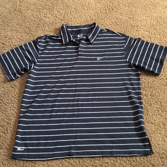 Nike Men’s navy short sleeve performance shirt XL